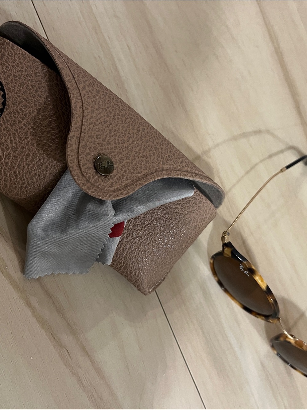 Ray-Ban Tortoiseshell Frame with Gold Arms - Brown Lenses - Picture 2 of 4